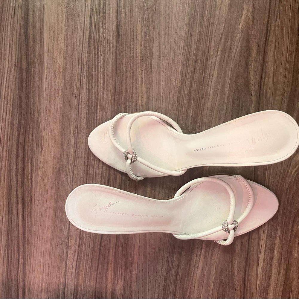 Giuseppe Zanotti Cream Heels Minimalist Design